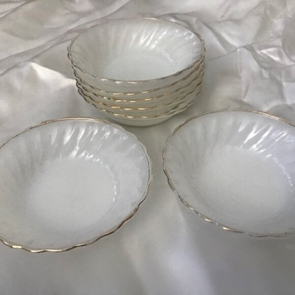 Set 7 Vintage Anchor Hocking 5” White Swirl Milk Glass Fruit Bowl with Gold Trim - Picture 1 of 2